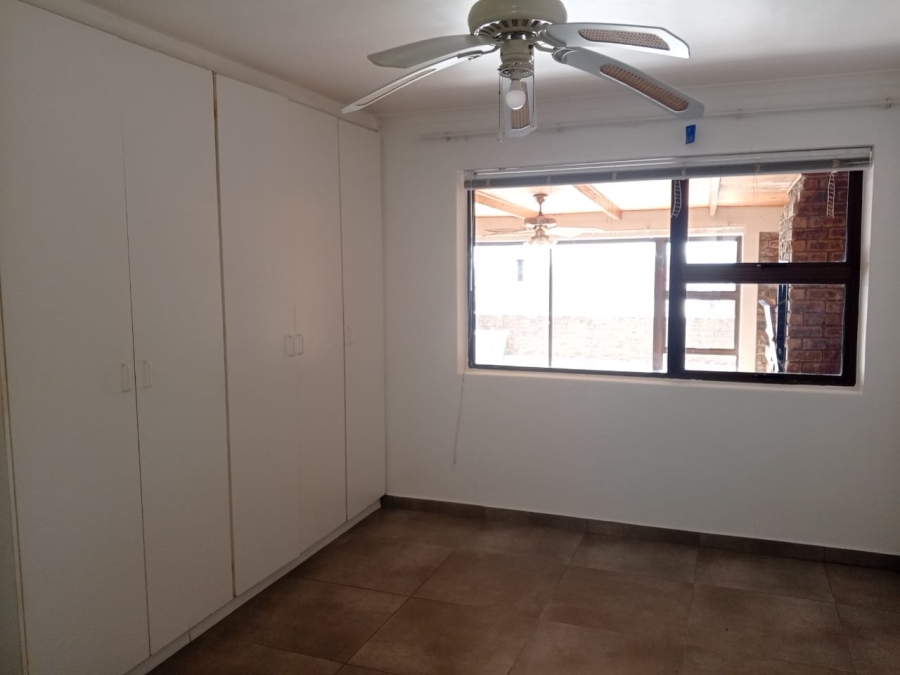 To Let 3 Bedroom Property for Rent in Mountainside Western Cape